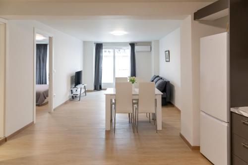 Urban Athens - One Bedroom, Ateny
