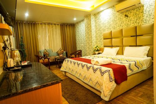 Rose Manor suites in ภัควันต์ปุระ