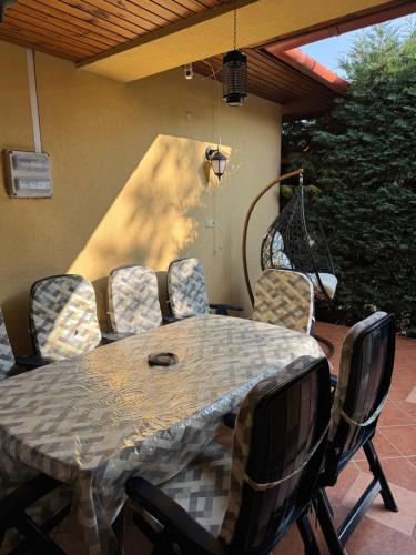 Erkély/terasz, Blanka Vendégház (Blanka Vendeghaz) in Abádszalók