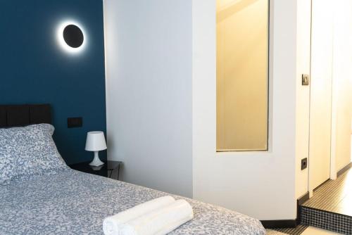 One-Bedroom Apartment image 7