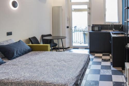 One-Bedroom Apartment image 4