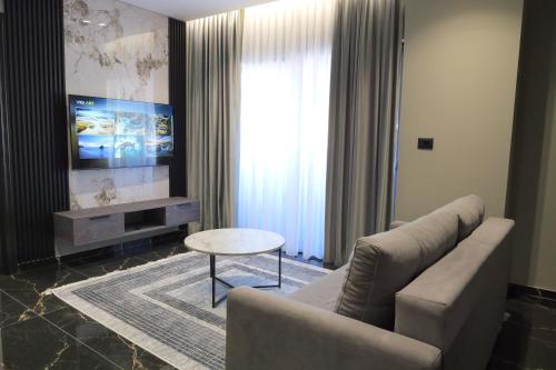One-Bedroom Premium Apartment image 3