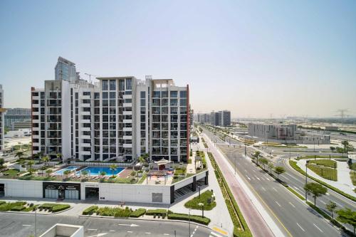 PVH - Stylish 1BR Near Dubai Mall - Azizi Riviera - image 12