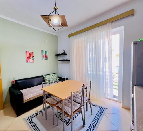 Berat Central Promenade House - image 4