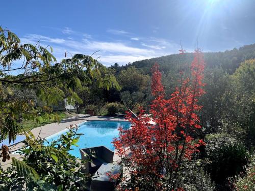 Villa Et au milieu coule un ruisseau - Piscine, jacuzzi privé, boulodrome (Villa Et au milieu coule un ruisseau - Piscine, jacuzzi prive, boulodrome) in Berlou