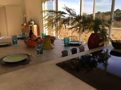 Villa Et au milieu coule un ruisseau - Piscine, jacuzzi privé, boulodrome (Villa Et au milieu coule un ruisseau - Piscine, jacuzzi prive, boulodrome) in Berlou