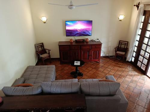 Aufenthaltsraum/TV-Zimmer, Four bedroom villa Trumpet villa kilimandogo residence malindi in Malindi