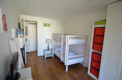 Appartement 6 personnes avec Terrasse et Jacuzzi plein cœur centre-ville quartier du Port de Nice - image 7