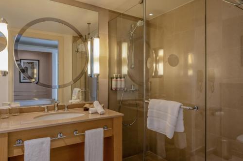 room detail thumbnail 2