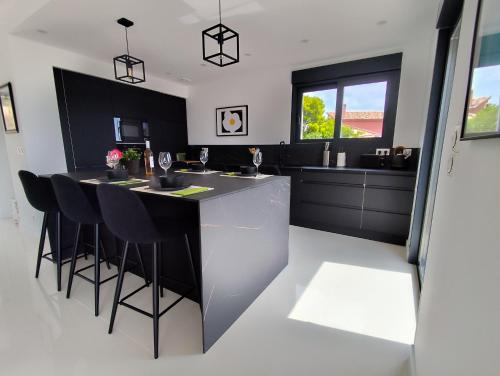 Magnifique Villa avec piscine aux Issambres, Vue Mer - Location, gîte - Roquebrune-sur-Argens