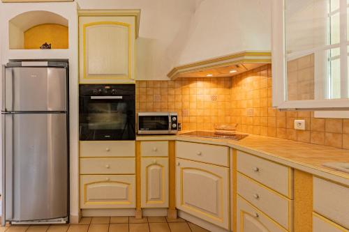 Konyha, Le Mas des Trois Sources - Grand jardin in Gignac