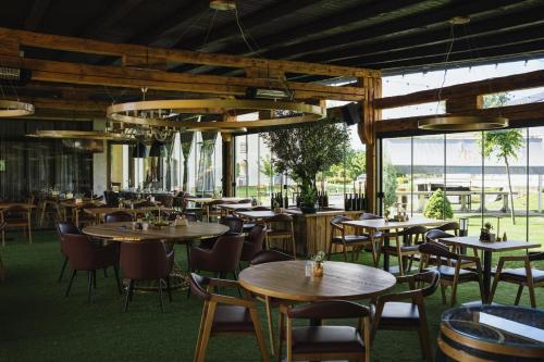 Hotel Cardinal - image 12