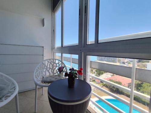 Standard One-Bedroom Apartment with Sea View image 8