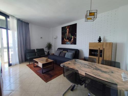 Standard One-Bedroom Apartment with Sea View image 7
