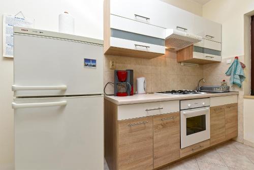 Apartment image 8