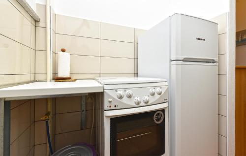 One-Bedroom Apartment image 10