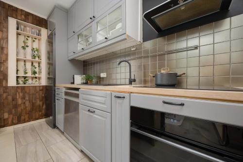 Spacious Apartment for 4 People with Air Conditioning by Noclegi Renters, Warsaw (photo 4)