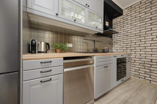 Spacious Apartment for 4 People with Air Conditioning by Noclegi Renters, Warsaw (photo 10)