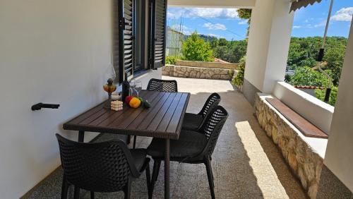 Rõdu/terrass, Apartments 4U in Omisalj