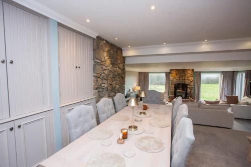 5 Bed Family Home Lochwinnoch in เร็นเฟรนไชร์