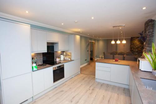 5 Bed Family Home Lochwinnoch in เร็นเฟรนไชร์