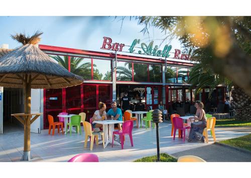 Restaurant, Mobil-home Clim, TV, LV, LL Camping LA CARABASSE 4etoiles - MH-A014 near La Brasserie