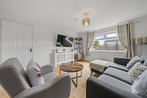 Heather 3 Bedroom House - Inverness — other in Heather Road, 13, Inverness United Kingdom, IV2 3DE