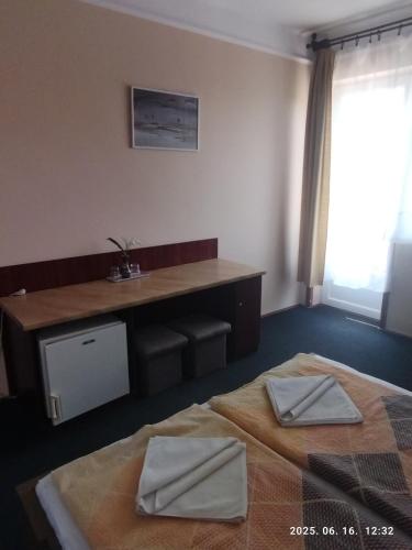 Quadruple Room with Balcony image 6