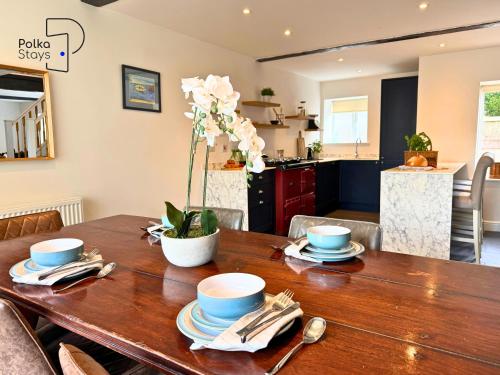 Konyha, No 2 PolkaStays Ivy Farm Rosewood Cottage in Westby-with-Plumptons
