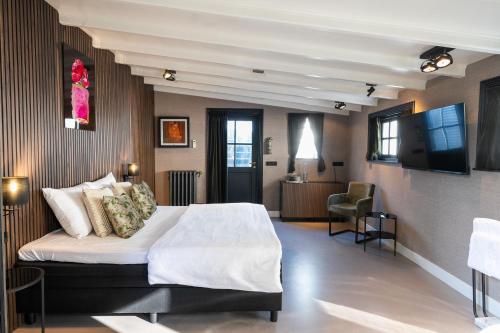 1 queen bed