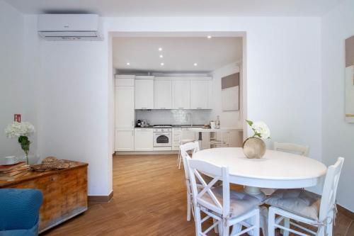 Blue Dolphin by PortofinoHomes in פורטופינו