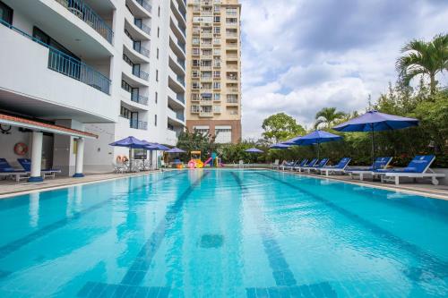 Swimming pool, Rose Garden Residences near StarClub 87 Lang Ha