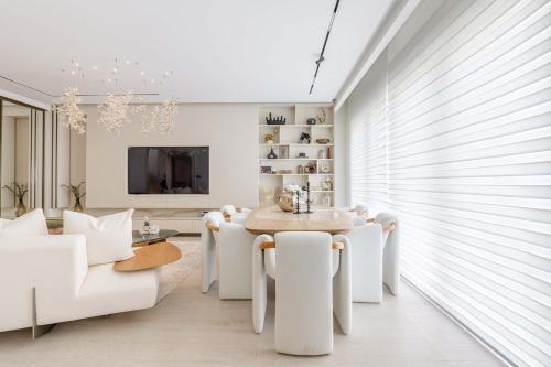 Luxury Villa with Pool and Garden 4BR The Springs, Дубай (фото 4)