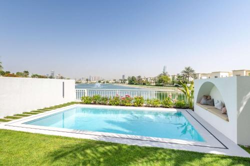 Luxury Villa with Pool and Garden 4BR The Springs, Dubai