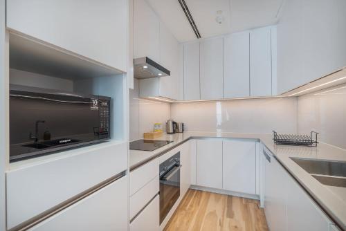 StayShort - Stylish JBR Apartment Sleeps 4 with Marina Views, Dubai (foto 6)