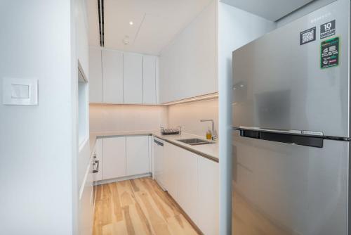 StayShort - Stylish JBR Apartment Sleeps 4 with Marina Views, Dubai (foto 7)