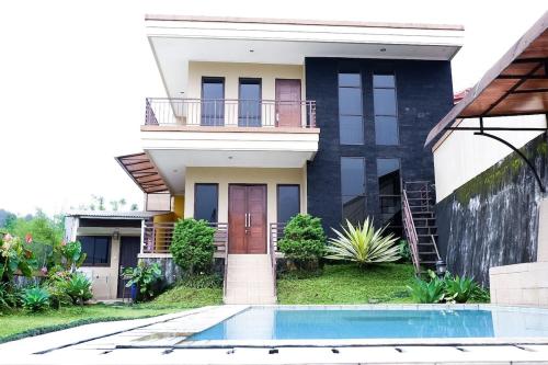 Villa D'Mona