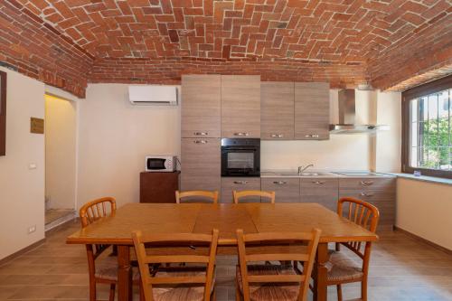 Viverone Lake - La Borgata Guesthouse x12 in Roppolo