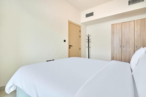 One Bedroom Apartment in Binghatti Avenue by The S Holiday Homes - image 9