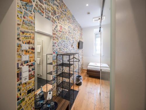 Single Room image 3