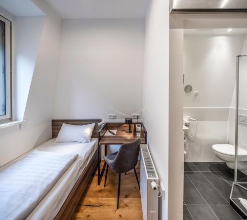 Single Room image 1