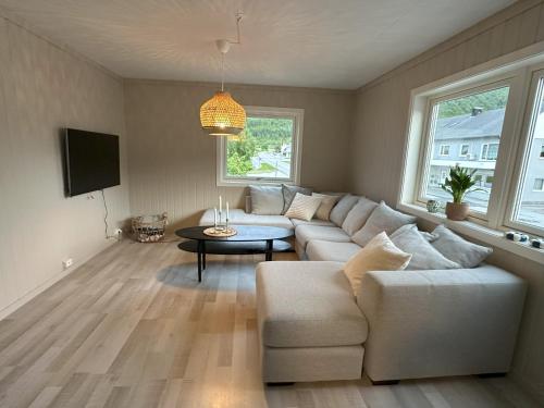 Spacious holiday home by the fjord and mountains in Måndalen