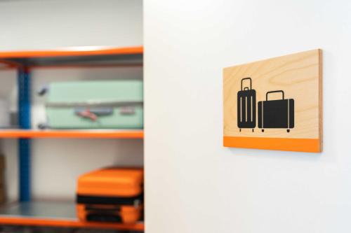 EasyHotel Madrid Alcala - image 12