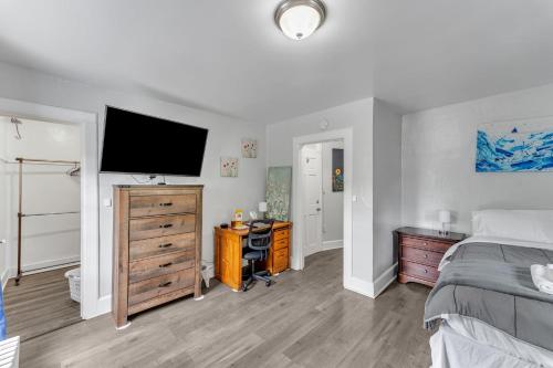 Pitchers Paradise Apt 2-All Star Baseball Rentals in Oneonta, USA