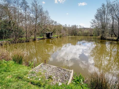 Viesnīcas āriene, Tynrhos Lake View in Cilcennin