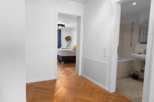 Luxus im Zentrum für 6 Personen! 3 Zimmer, Balkon, WLAN, Parkplatz, Dresden (Foto 4)
