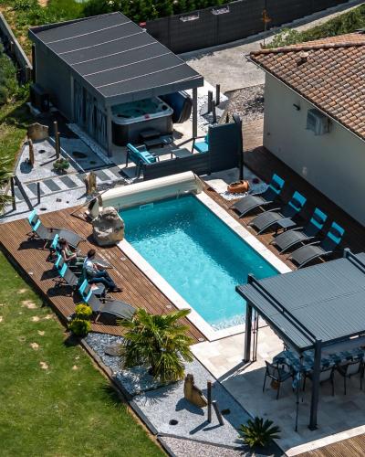 "Notre Bastide" Maison et table d'hôtes à 5 mn de Sarlat,Piscine, jacuzzi, Climatisation ("Notre Bastide" Maison et table d'hotes a 5 mn de Sarlat,Piscine, jacuzzi, Climatisation) in Marcillac-Saint-Quentin