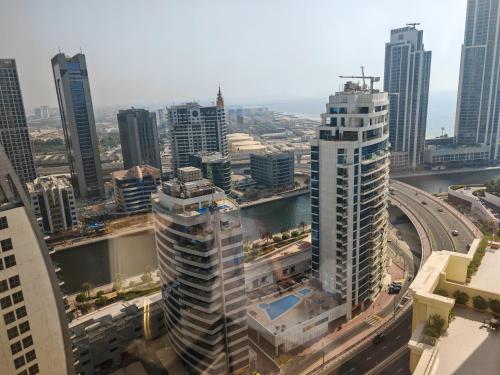 unique 3BR Aprt near Metro and Mall on JBR Beach, Dubaj (fotografie 3)