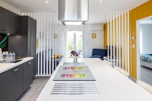 "Notre Bastide" Maison et table d'hôtes à 5 mn de Sarlat,Piscine, jacuzzi, Climatisation ("Notre Bastide" Maison et table d'hotes a 5 mn de Sarlat,Piscine, jacuzzi, Climatisation) in Marcillac-Saint-Quentin