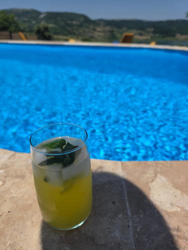 Rovni lake house in Popare